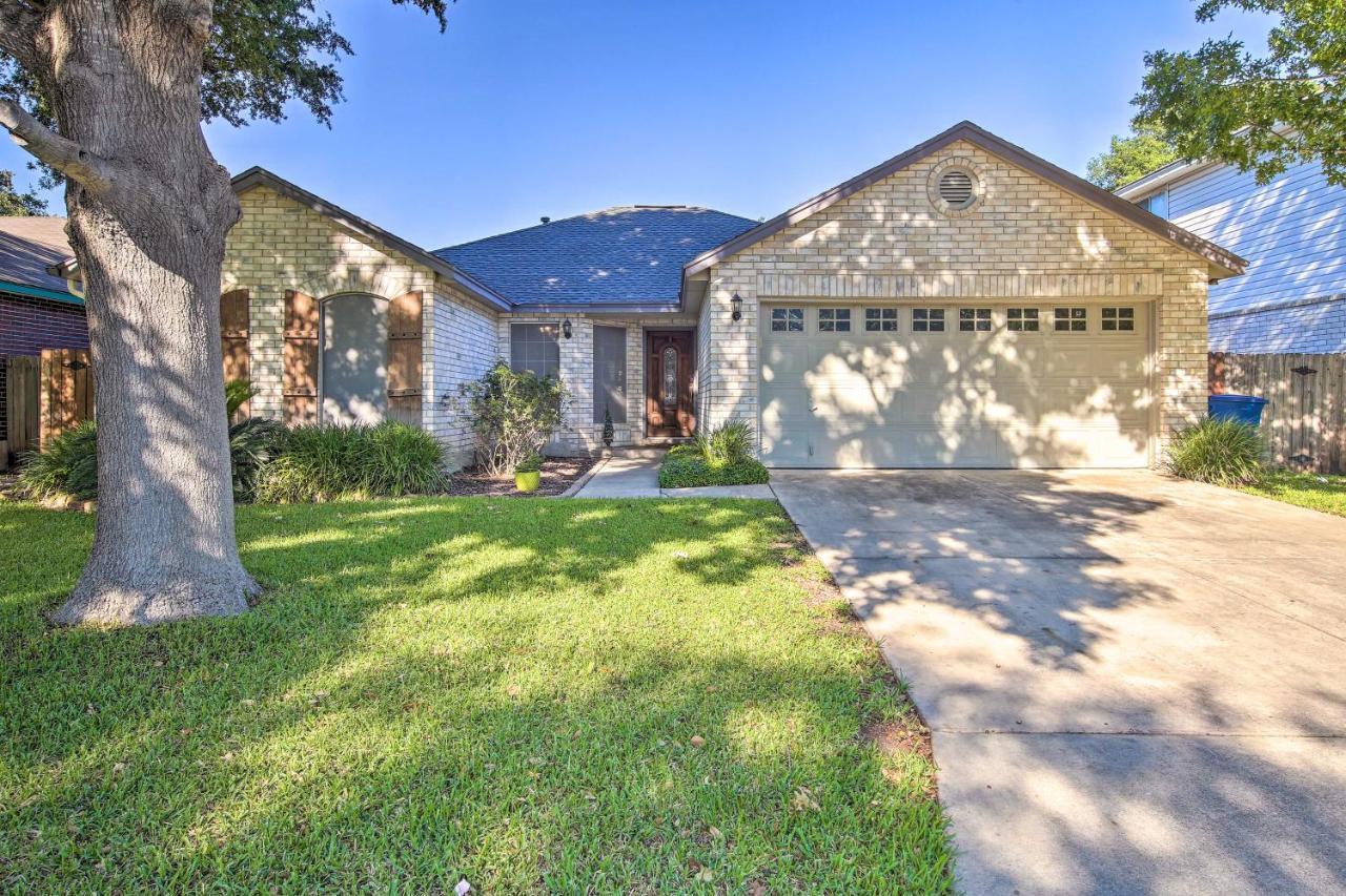 Peaceful San Antonio Oasis With Private Pool And Grill Exterior foto